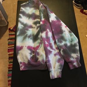 large tye dye crew neck